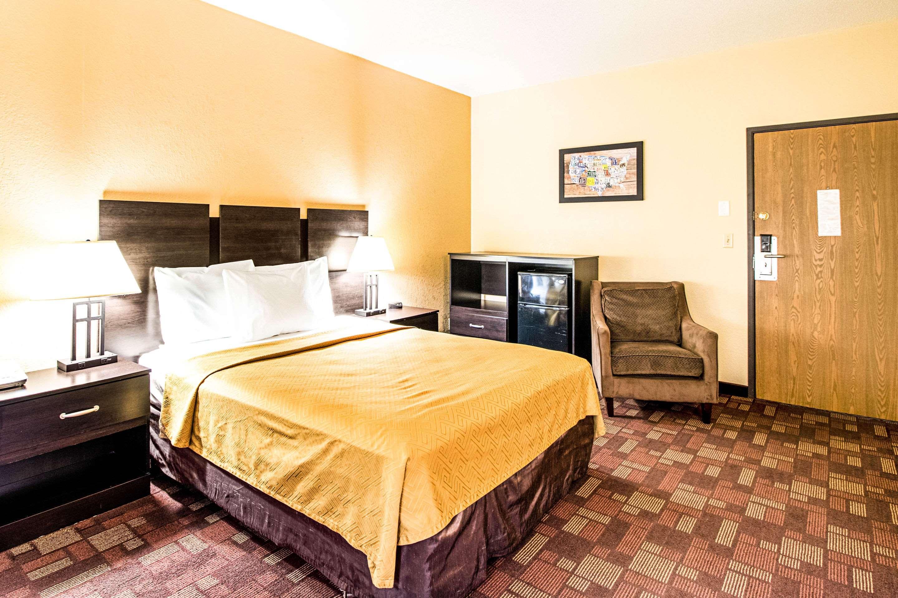 Econo Lodge Watertown Εξωτερικό φωτογραφία