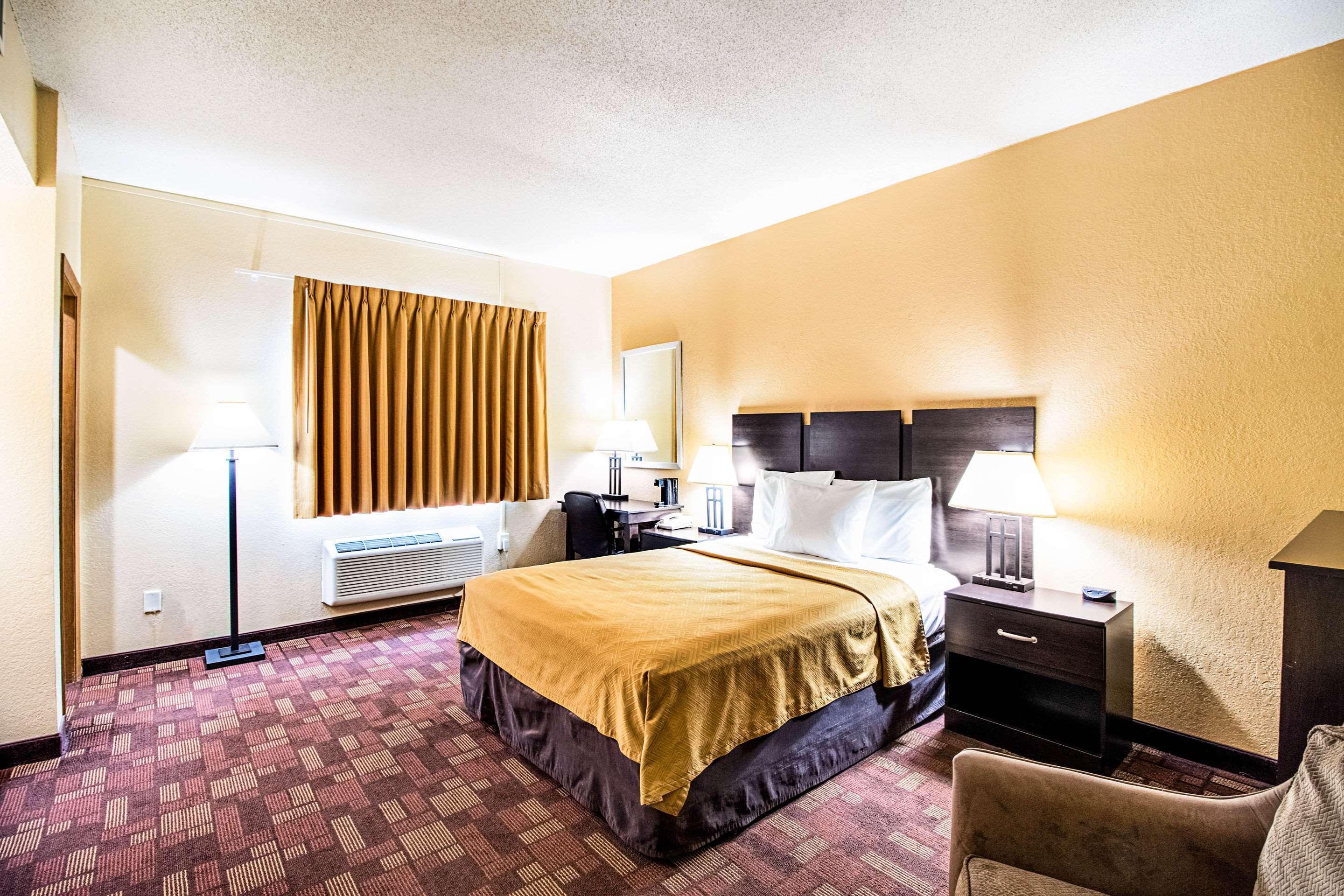 Econo Lodge Watertown Εξωτερικό φωτογραφία
