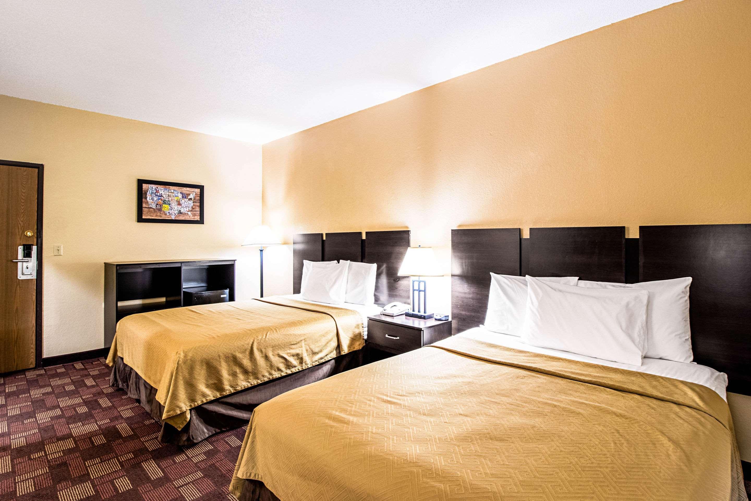 Econo Lodge Watertown Εξωτερικό φωτογραφία