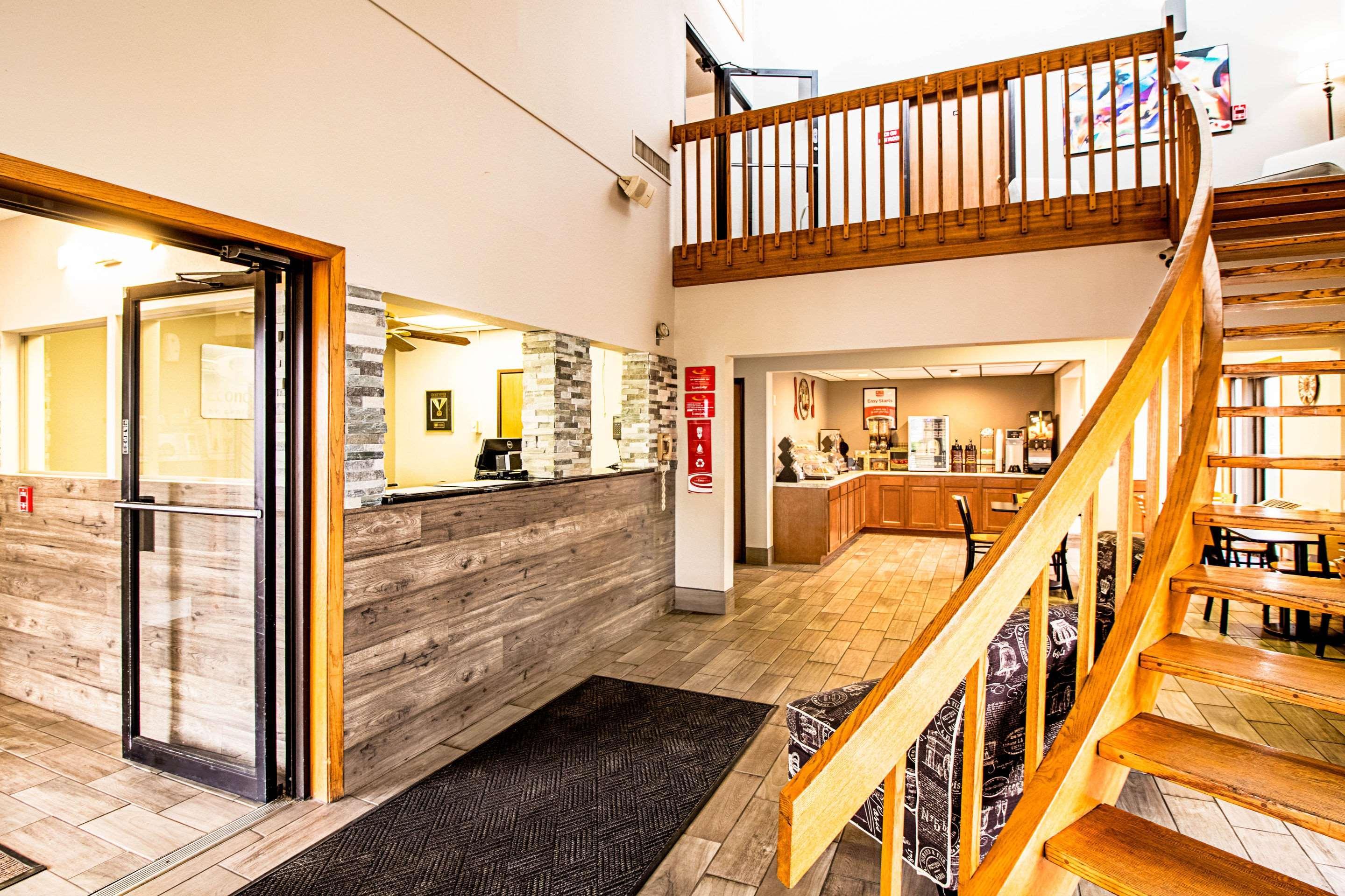 Econo Lodge Watertown Εξωτερικό φωτογραφία