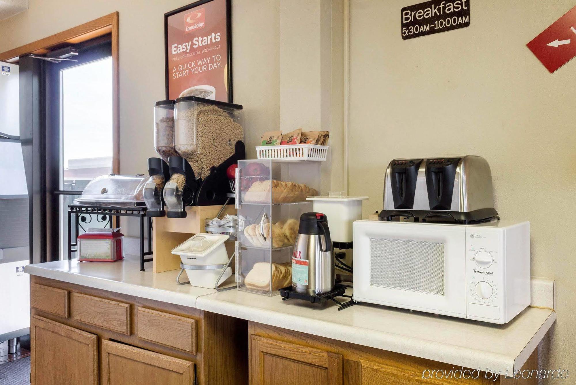 Econo Lodge Watertown Εξωτερικό φωτογραφία