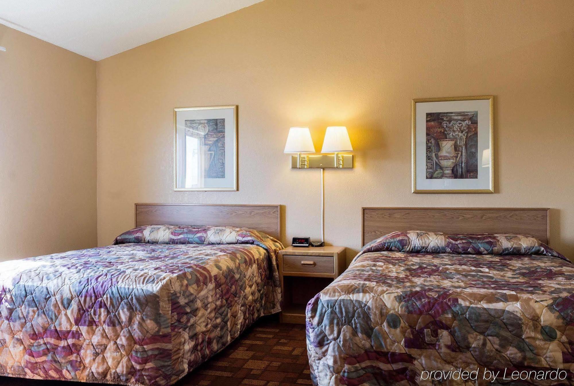 Econo Lodge Watertown Εξωτερικό φωτογραφία