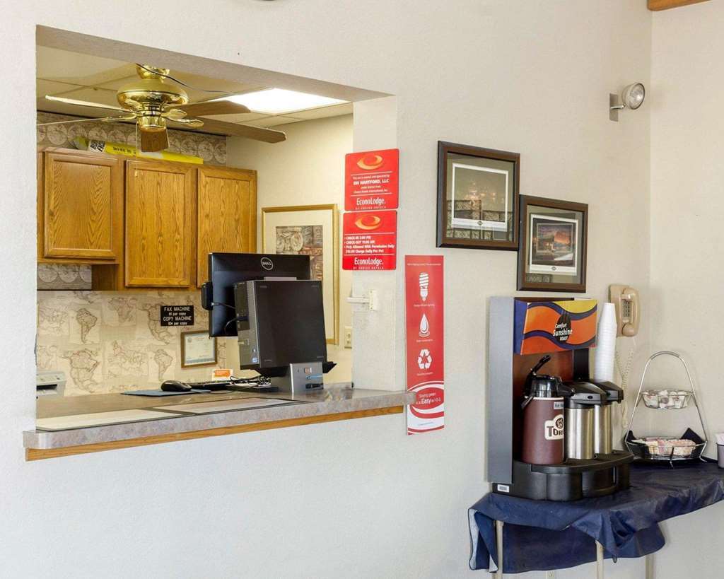 Econo Lodge Watertown Εσωτερικό φωτογραφία