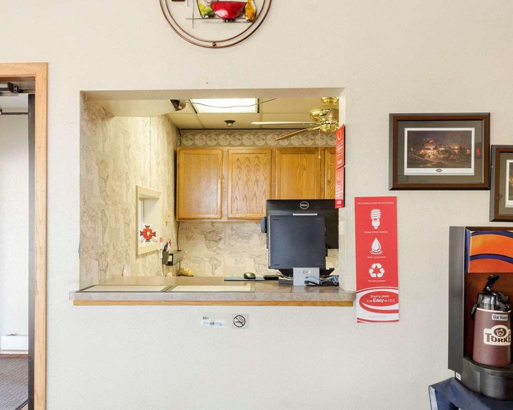 Econo Lodge Watertown Εσωτερικό φωτογραφία