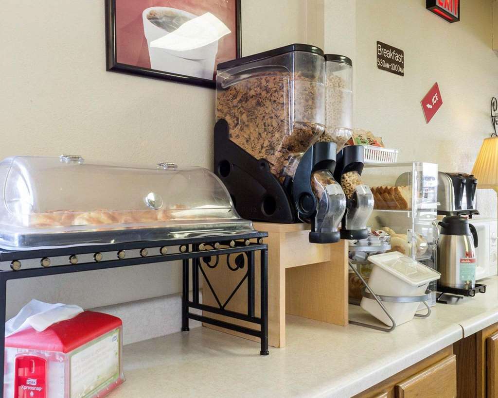 Econo Lodge Watertown Εστιατόριο φωτογραφία