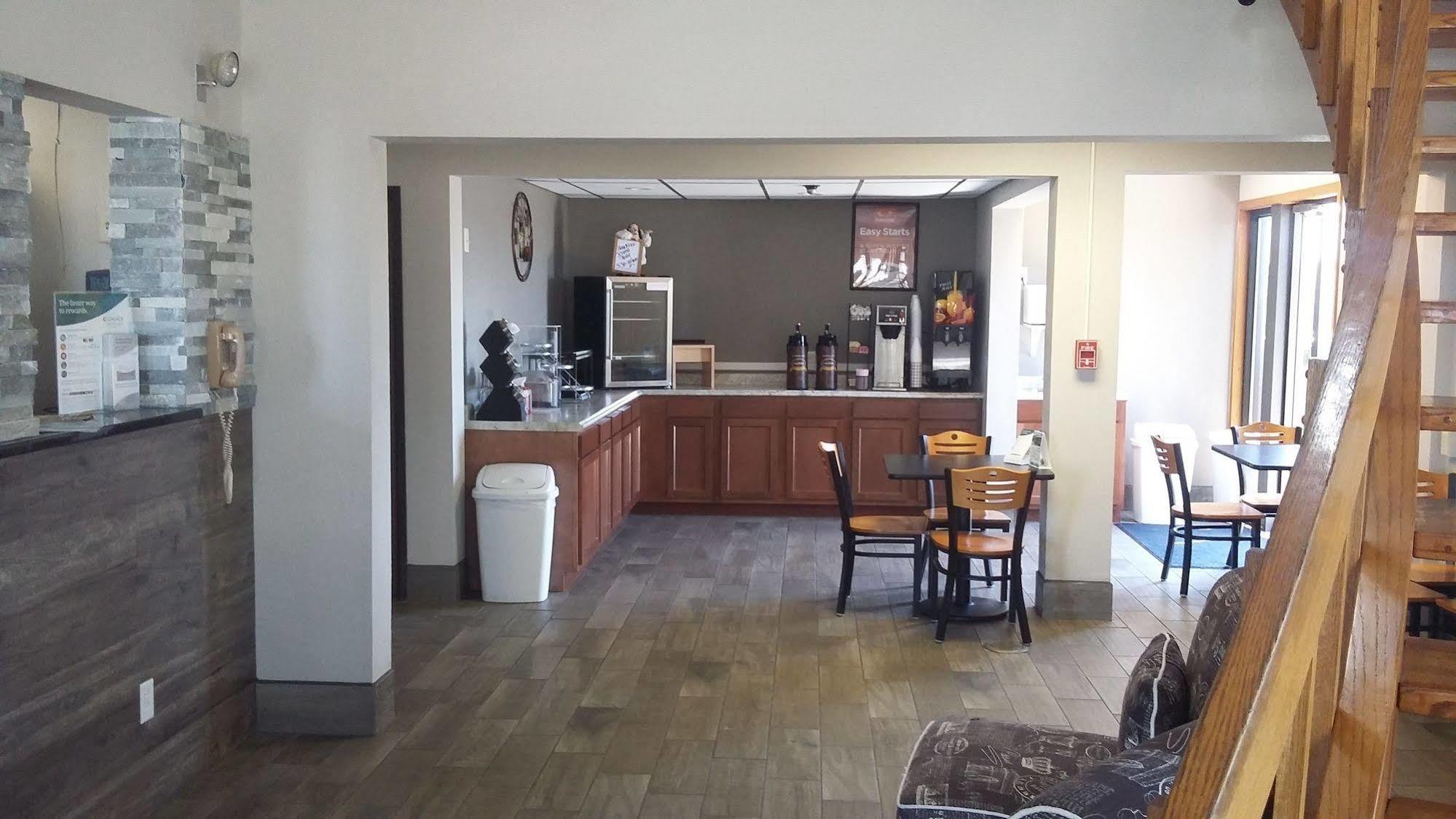 Econo Lodge Watertown Εξωτερικό φωτογραφία